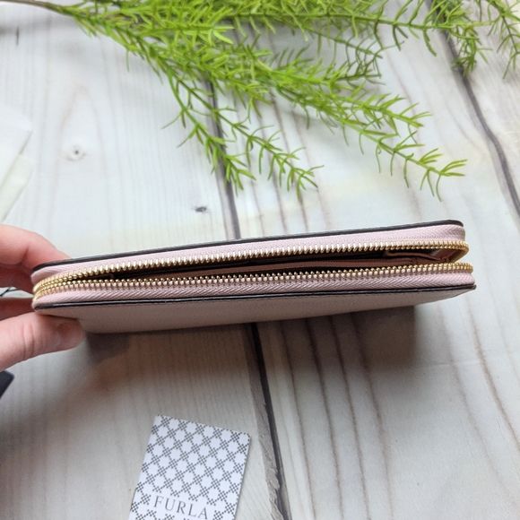 Furla | NWT Pebbled Leather Wallet - Picture 4 of 10
